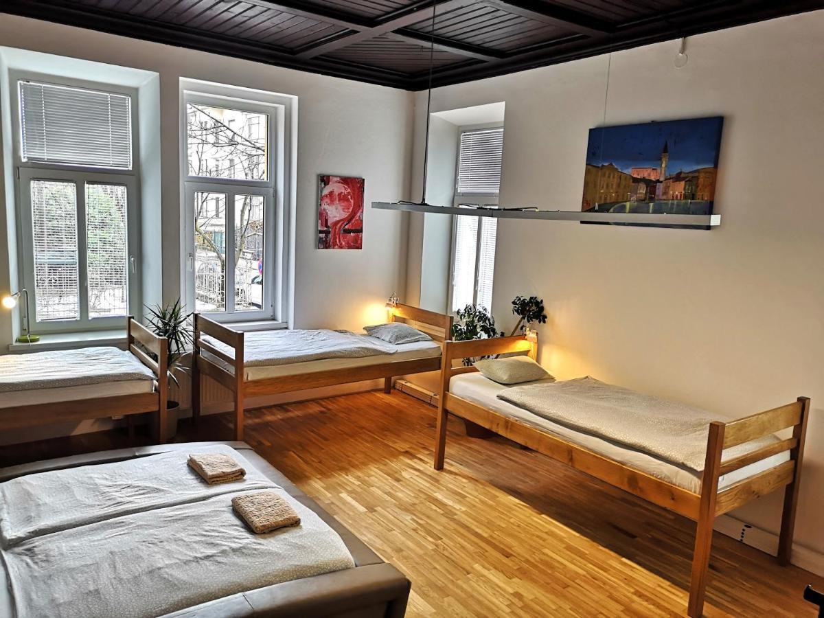 Vila Veselova, Ljubljana City Center Albergue Exterior foto